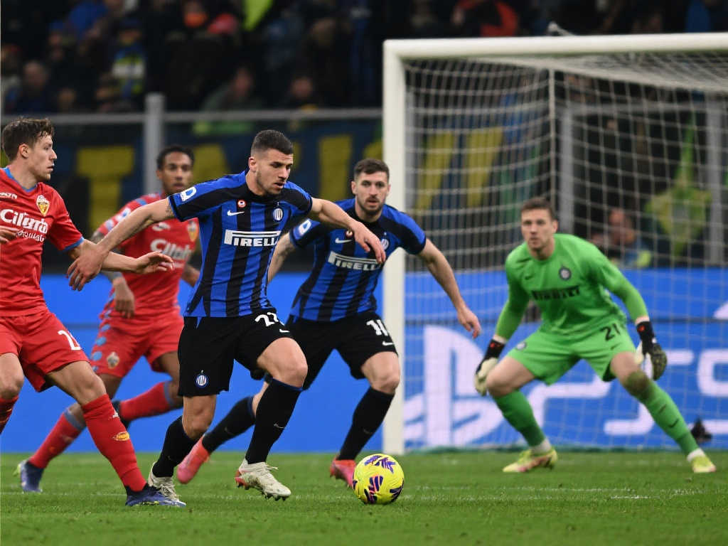 【意甲】阿瑙托维奇携手劳塔罗建功,国米3-1力克卡利亚里 【意甲】阿瑙托维奇携手劳塔罗建功,国米3-1力克卡利亚里